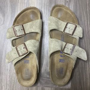 Birkenstock sandals women’s size 7. Suede leather Arizona.​